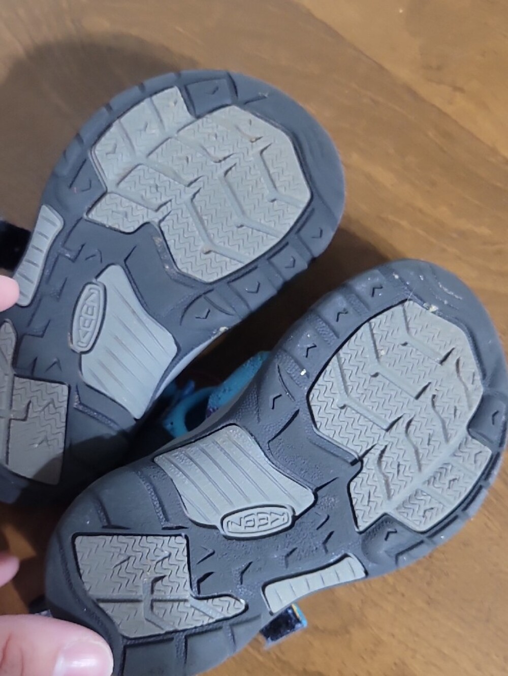 Keen Kids Multicolor Webbing Sport Sandals - Blue with Rainbow Straps - Picture 3 of 3